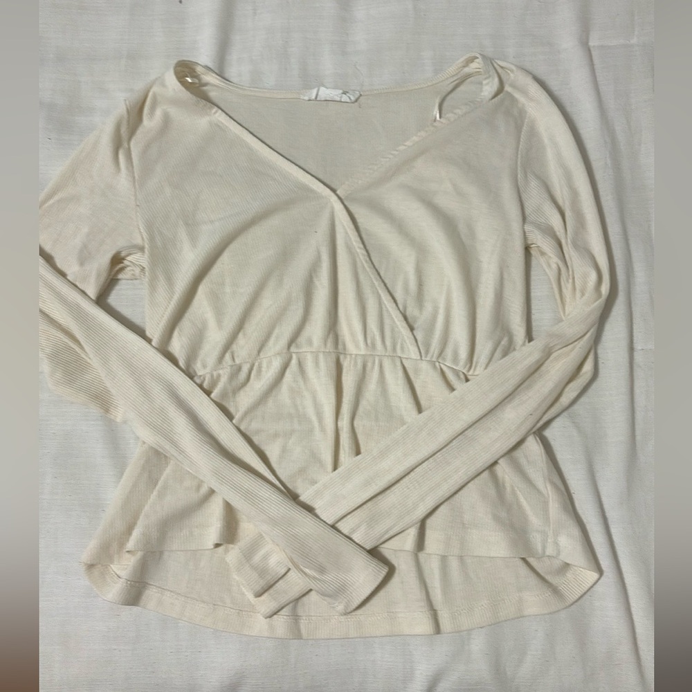Small (pink rose) Cream long sleeve v-neck, never worn